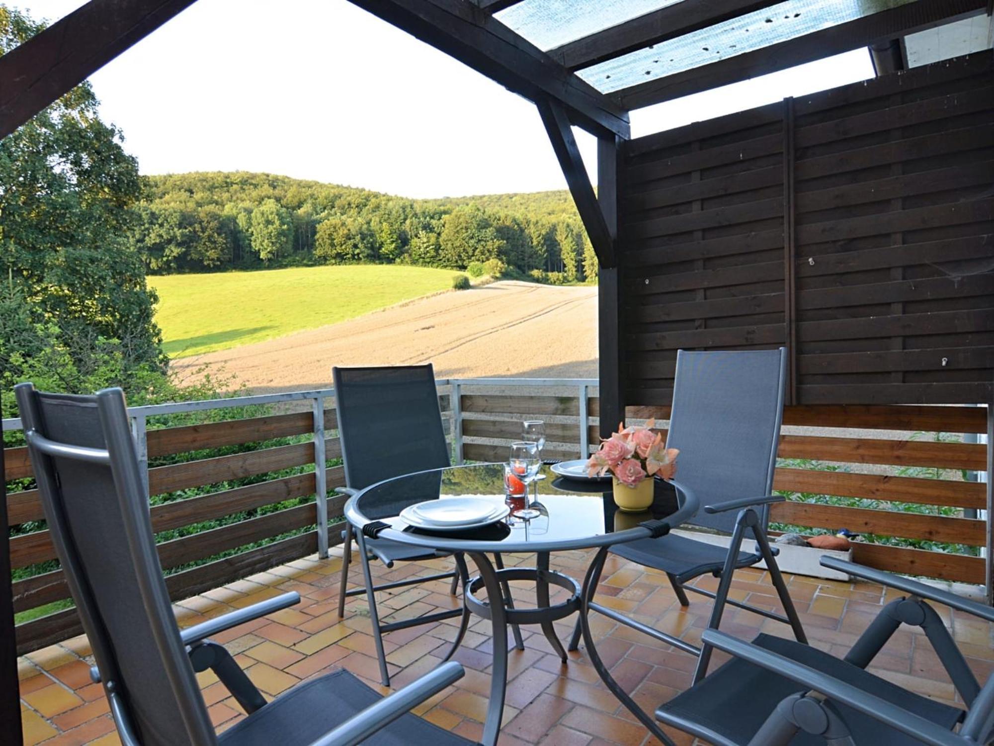 Spacious Apartment In Weser Uplands With Garden Bad Pyrmont Exterior photo