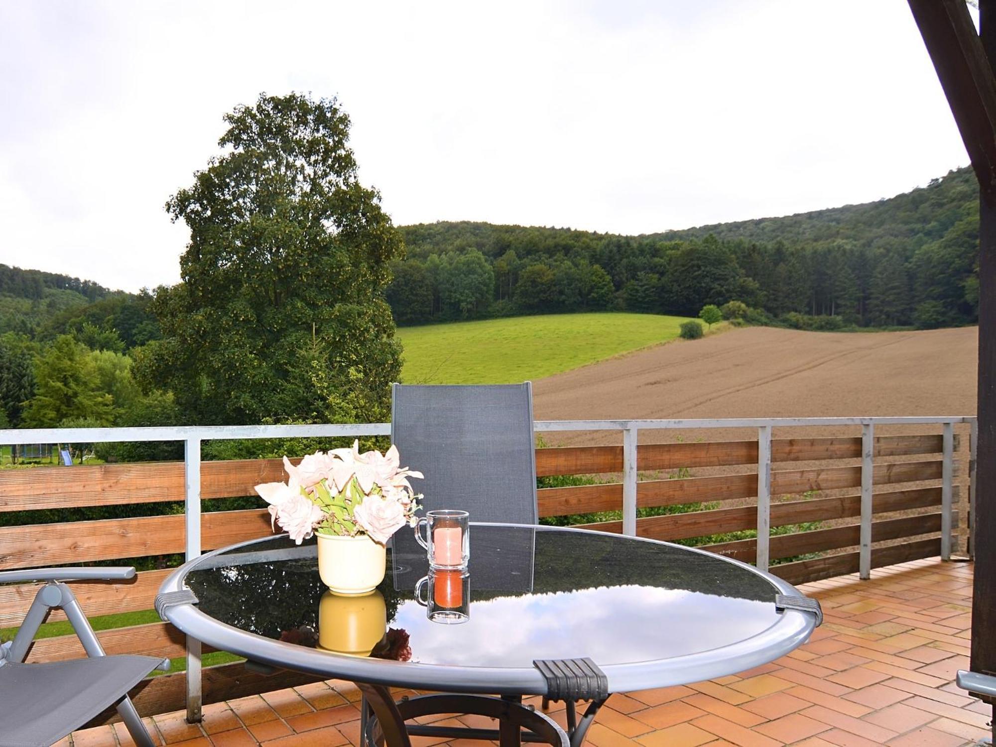 Spacious Apartment In Weser Uplands With Garden Bad Pyrmont Exterior photo